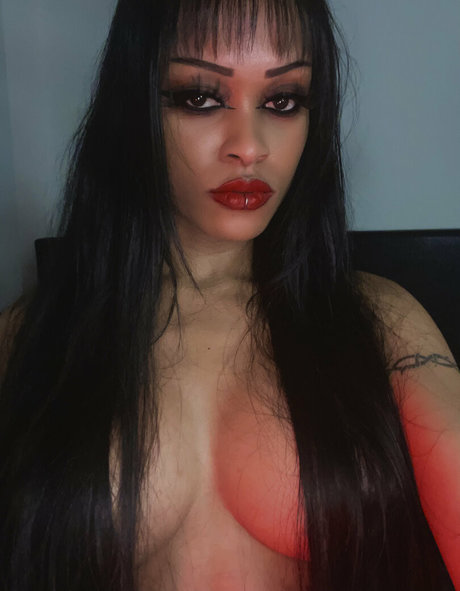 yungsadistic actrice libre galeries