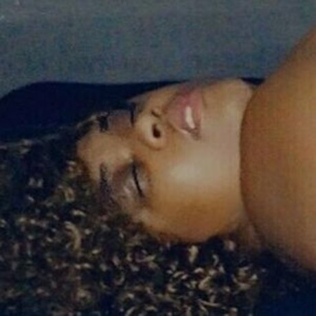 kiranightshade bonita modelo archivo