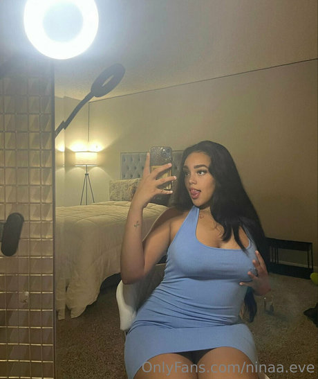 ninaa eve estrella porno desnuda imágenes