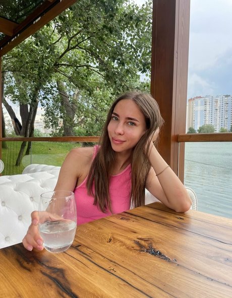 lili babe modelo xxx foto