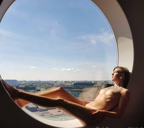 liittle1 modelo agradable galería