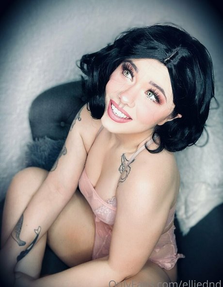 EllieDND modelo mejor foto