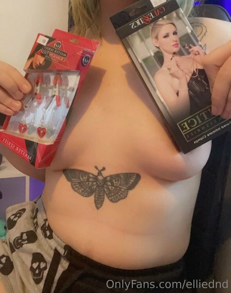 EllieDND nus étoiles photo