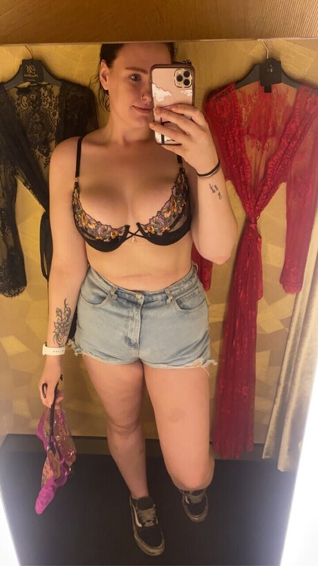 cassss_ model naked images