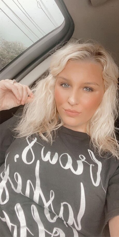 gorgeous milf onlyfans perfect pictures
