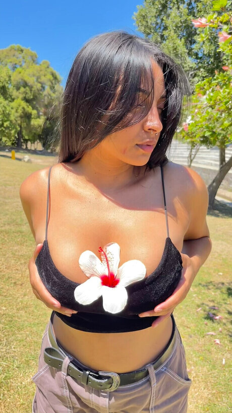 Ethereal Angel naked actress galleries