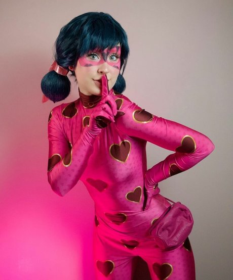 Raineemery actriz desnuda galería