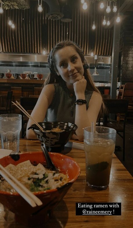 Raineemery actriz de desnudos imagen