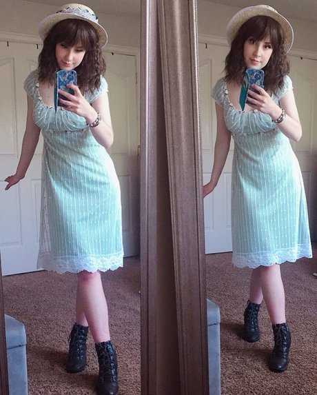 Raineemery star du porno nue galerie