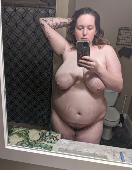 nerdynami hot model image