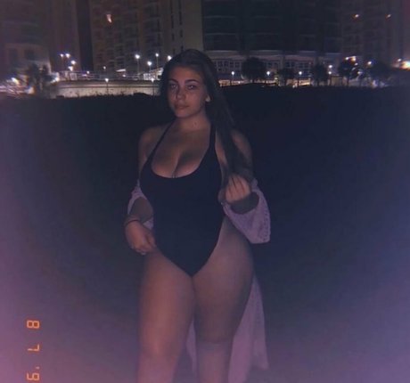 Talea star du porno parfaite image