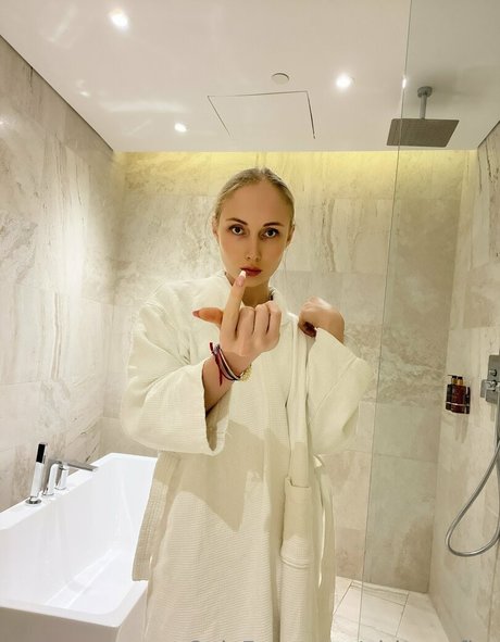 girls on fire modelo atractivo galerías