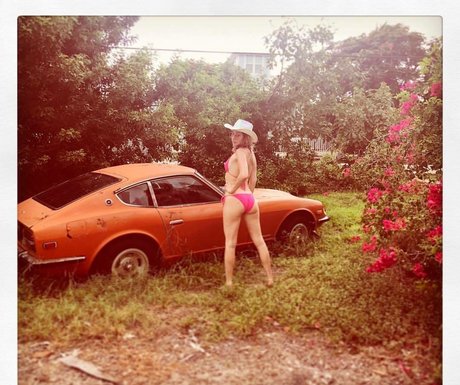 Monica May actriz perfecta archivo