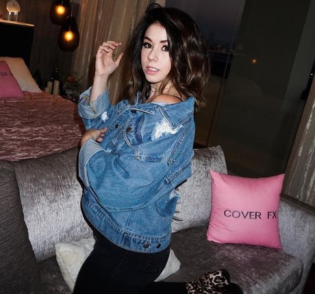 Jillian Rose Reed estrella porno de arte imagen