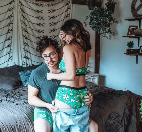 Jillian Rose Reed modèle magnifique galeries