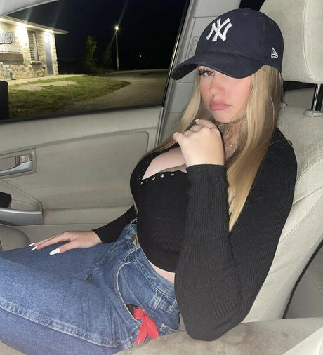 haileyyfriz sex star photo