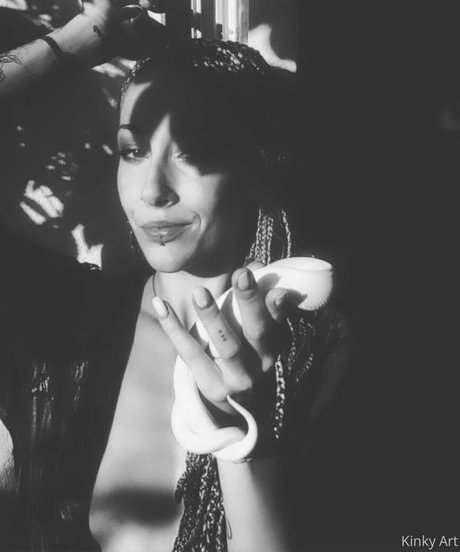 artnvenom modelo pornografico archivo