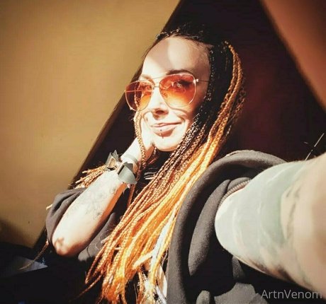 artnvenom modèle parfait galerie