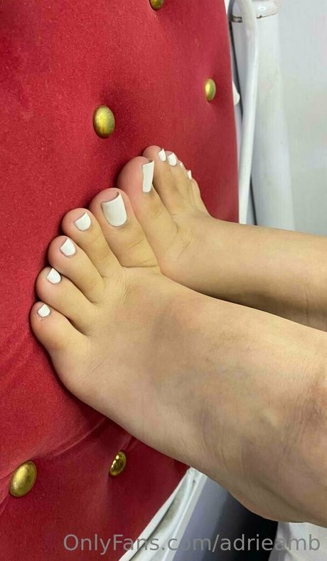 Adrieamb modelo adulto imágenes