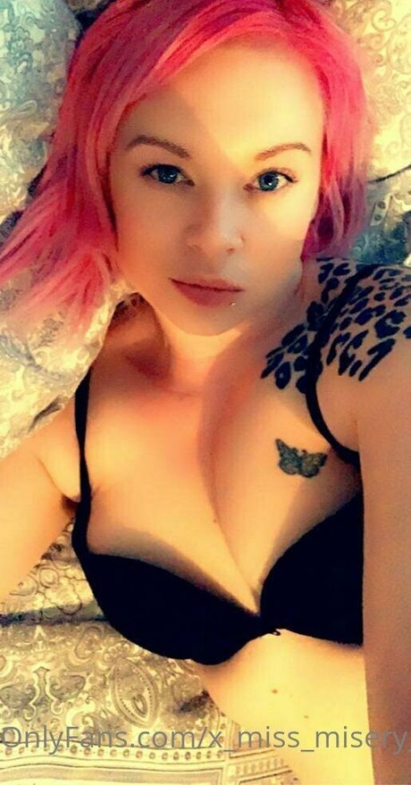 x miss misery x hermosa modelo galería