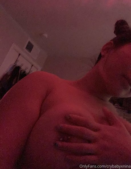 Crybabyxnina estrella perfecta archivo