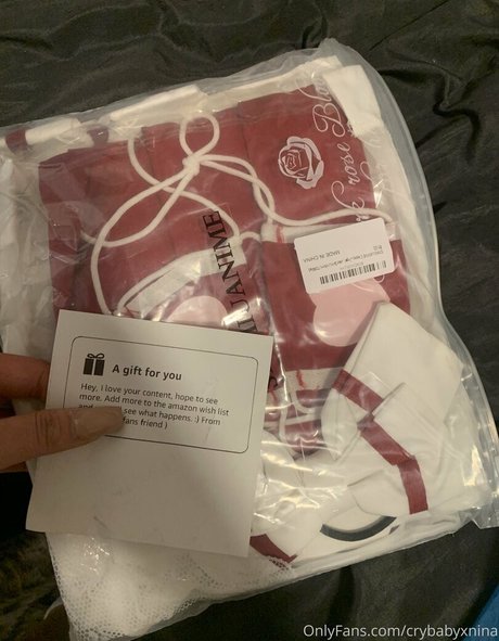 Crybabyxnina estrella foto