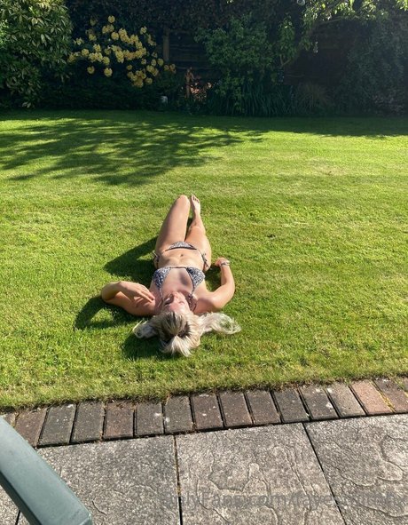 cheveux roses onlyfans gratuit images