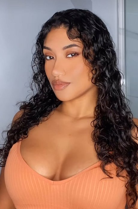 Tamia J modelo desnudos galerías