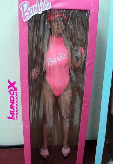 Nicol Loveee modelo adulto imágenes