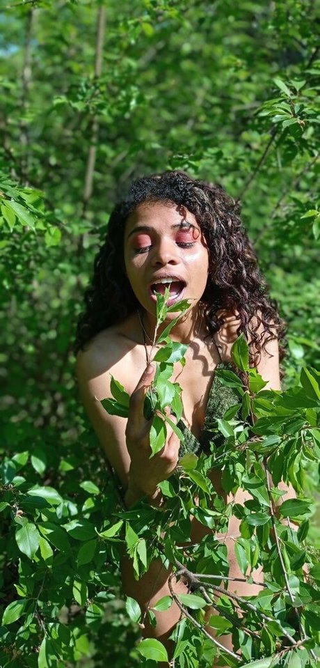 feliciathunnder actriz de alta definición foto