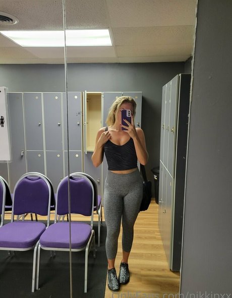 Nikkipxx star du porno belle collection