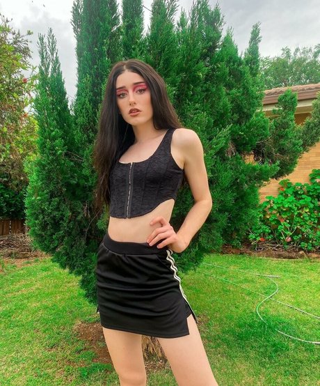 Venus Moorez modèle artistique galerie