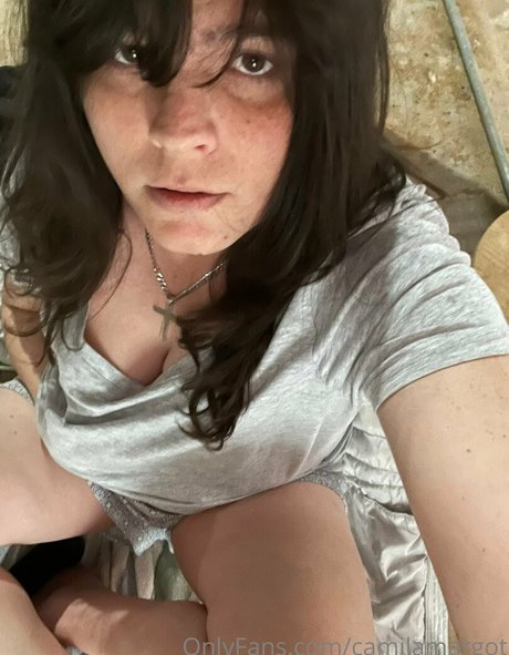 camila margot estrella superior galería