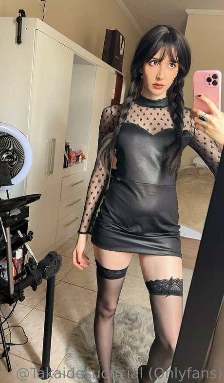 takaidesuoficial modèle érotique images