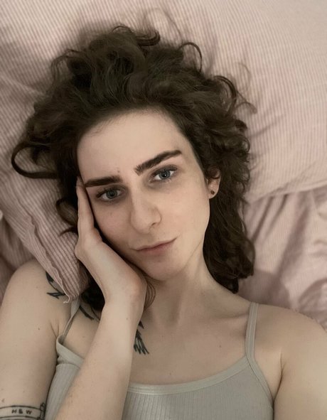 Miss Crows Nest art modèle galerie