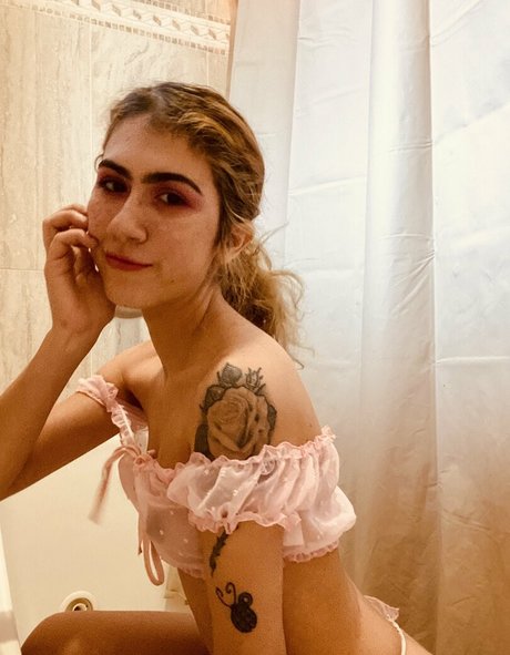 adrixela bonita modelo imagen