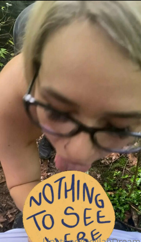 freedelilahdream modelo atractivo fotos