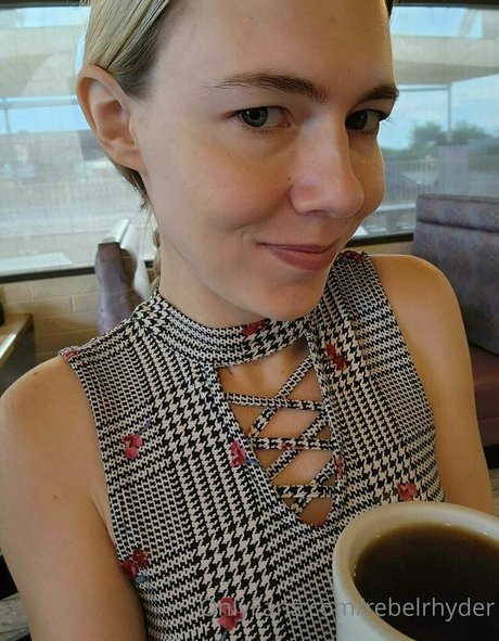 rebelrhyder modelo xxx archivo