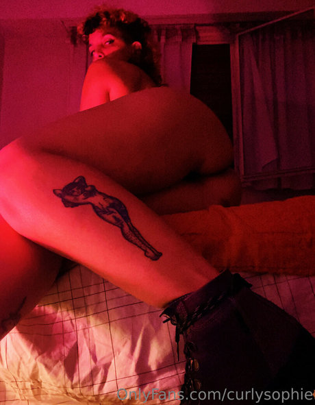 curlysophie estrella caliente galería