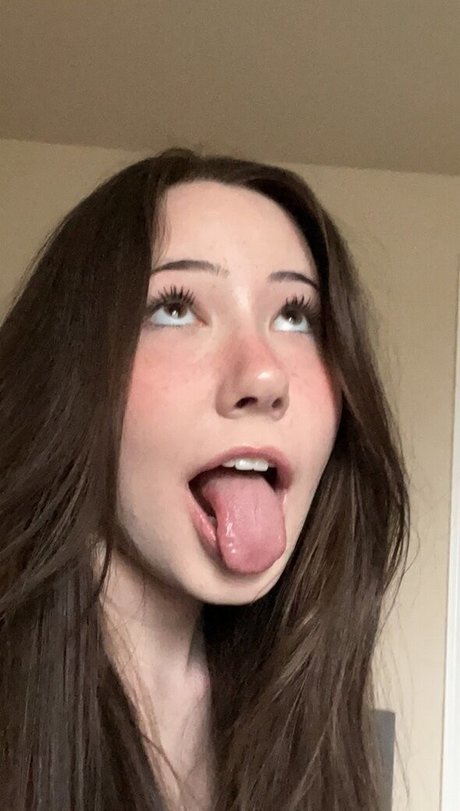 AliciaJade hermosa modelo foto