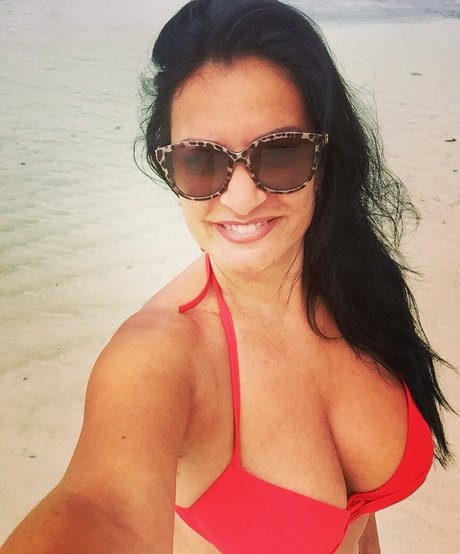 Angela Cavagna estrella desnuda fotos