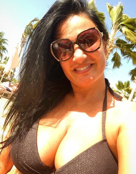 Angela Cavagna belle star du porno des photos