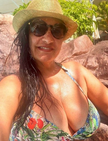 Angela Cavagna actrice exclusive images