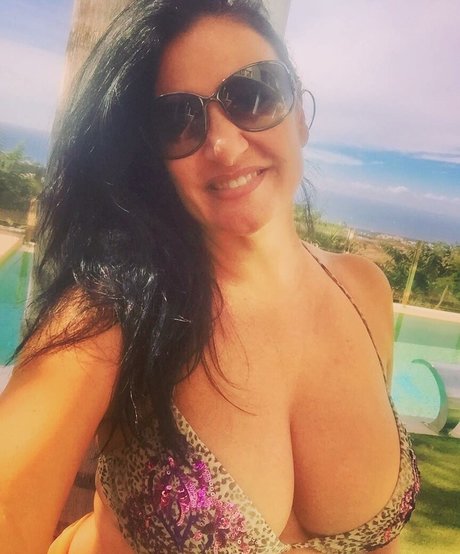 Angela Cavagna sexe star images