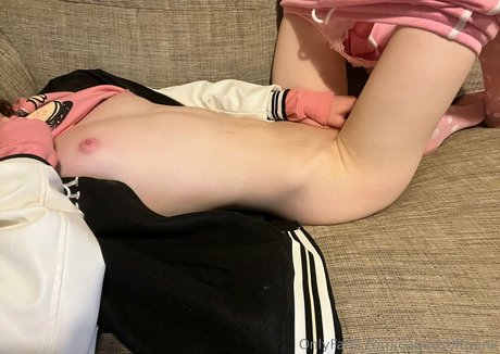 cagedsoftpunk estrella porno hermosa fotos