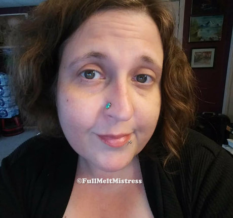 OnlyFans de MILF en extérieur haut sexy image