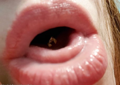 toepazfeetures modèle adulte des photos