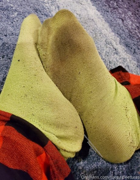 toepazfeetures modèle des photos