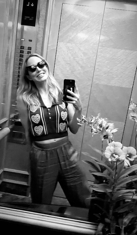 Caity Lotz actriz galería