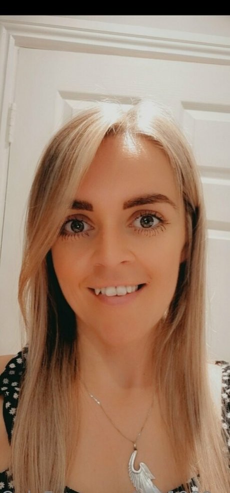 hot1989mom hermosa estrella archivo